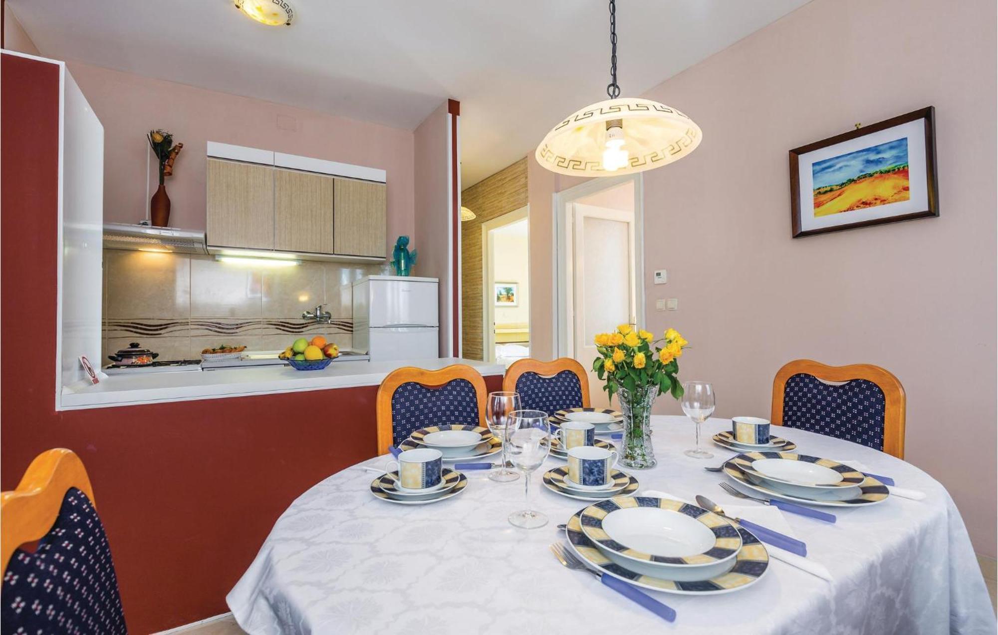 Gorgeous Apartment In Rijeka With Kitchen Extérieur photo
