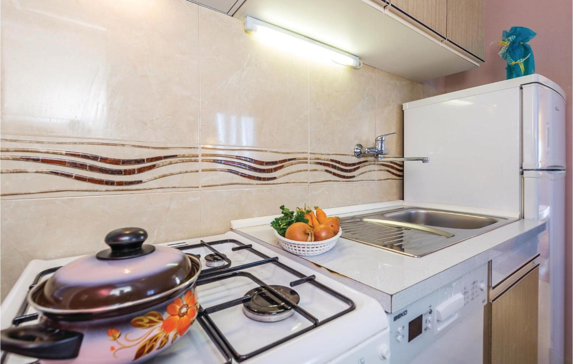 Gorgeous Apartment In Rijeka With Kitchen Extérieur photo