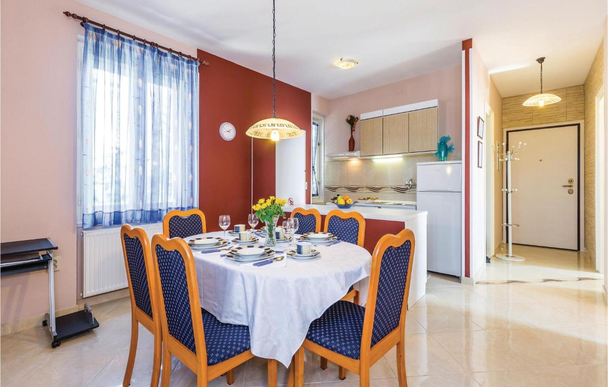 Gorgeous Apartment In Rijeka With Kitchen Extérieur photo