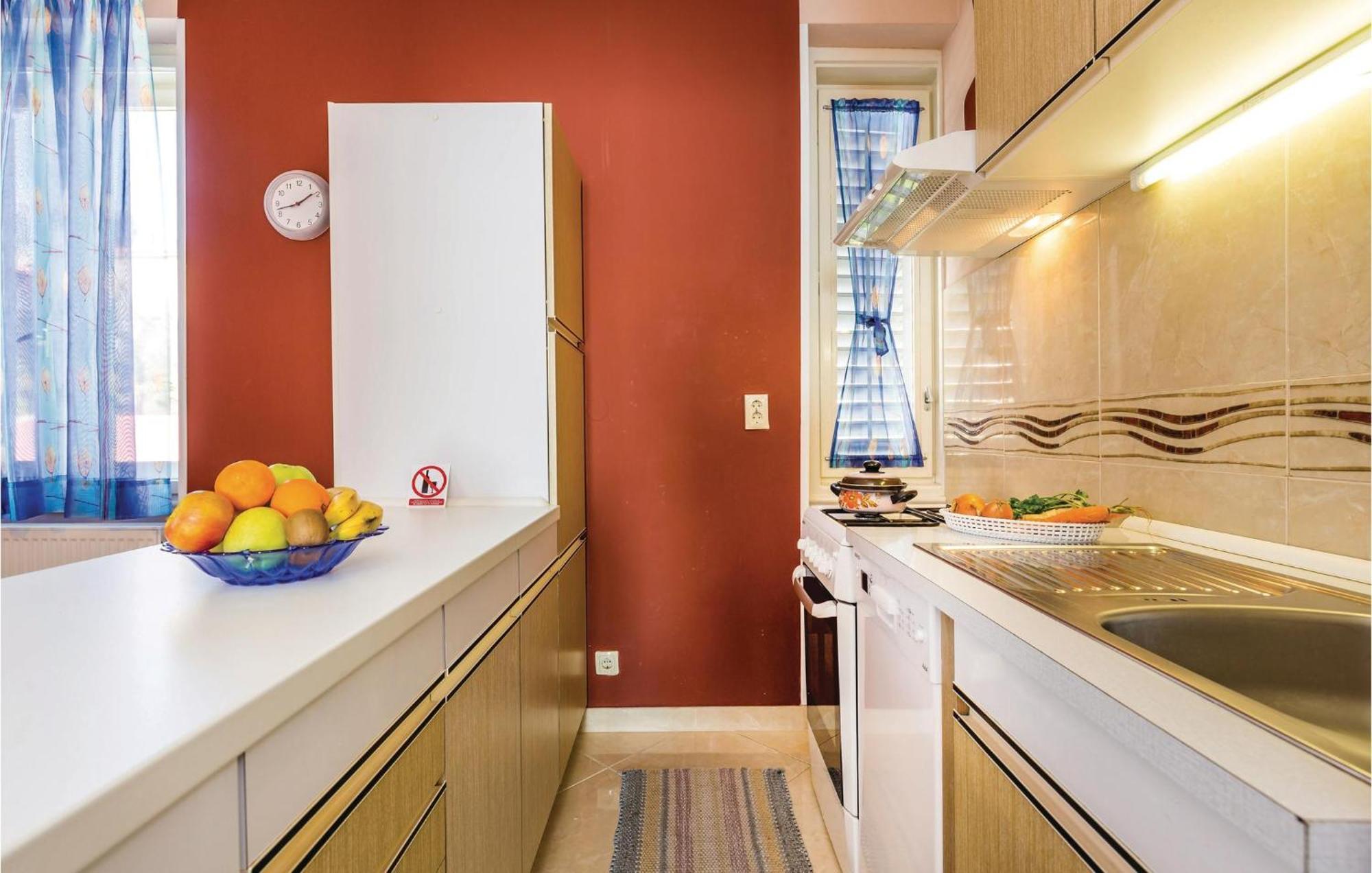 Gorgeous Apartment In Rijeka With Kitchen Extérieur photo